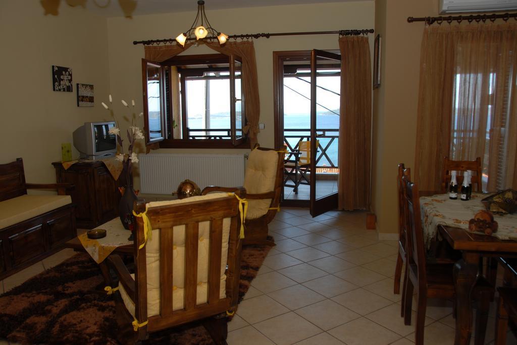 Dione Apartments อูรานูโปลี ห้อง รูปภาพ